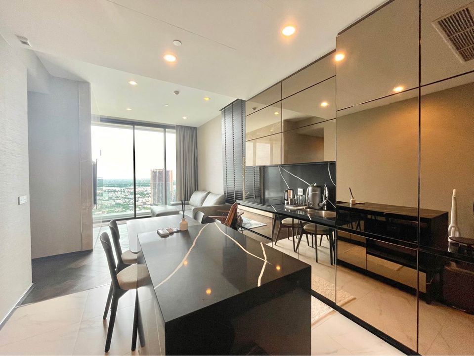👑  The ESSE Sukhumvit 36  👑 For Rent !!  2bed2bath High floor , Fully furnished, Ready to move
