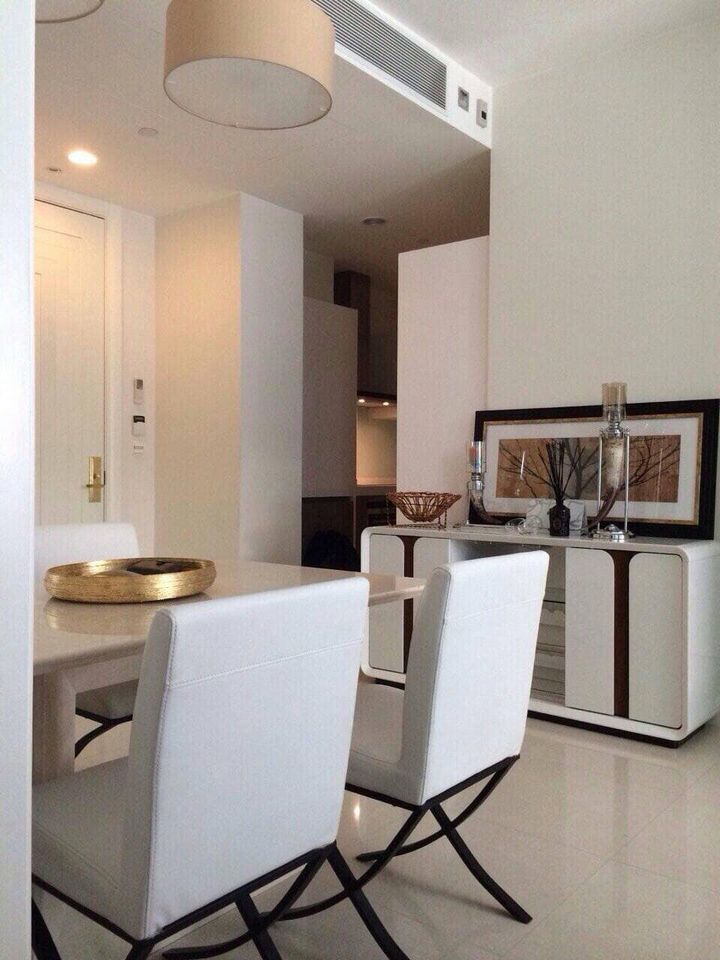 👑 Q Langsuan 👑  2Bed2Bath , Fully Furnished , Ready to move !